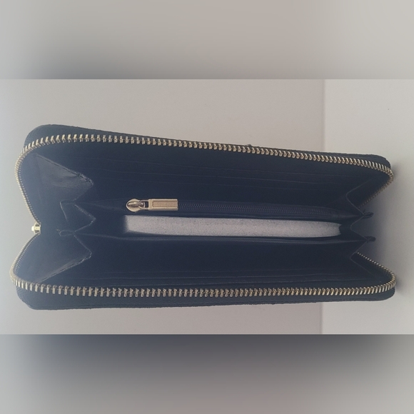 Dior Black and Gold Wallet - Picture 5 of 7